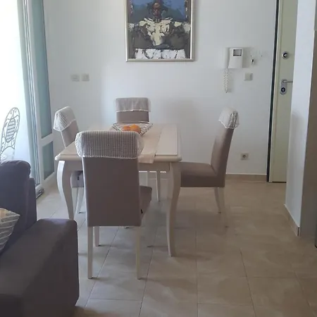 Luxury 1 Bedroom App Center&balcony Free Parking דירה *
